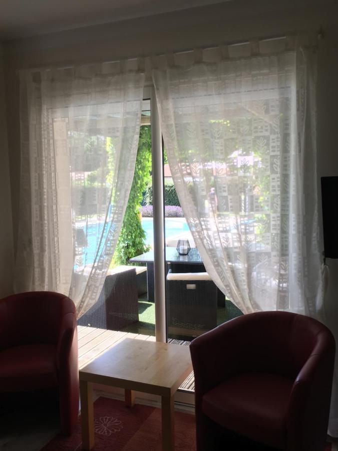 La Chambre Des Amis Parthenay Bagian luar foto